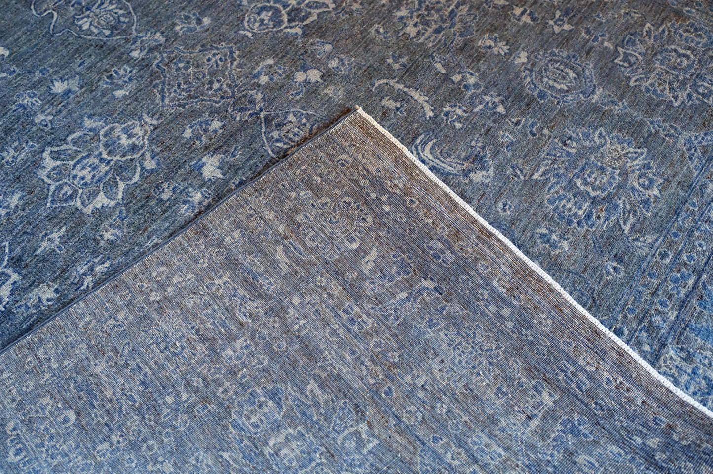Grey Hand Knotted Woolen Carpet 10 X 8 FT