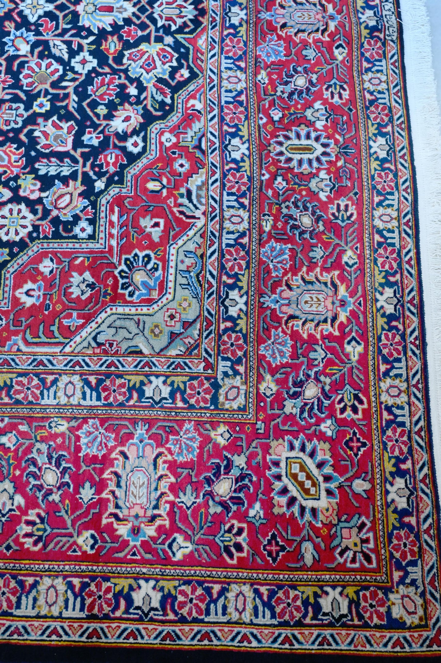 Mashad Herez Wool Black/Red Fine Hand Knotted 12 X 8 FT