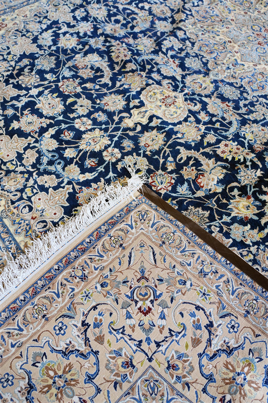 Nein Baby Lambs Wool and Silk Fine Hand Knotted Blue/Cream 16 X 10 FT