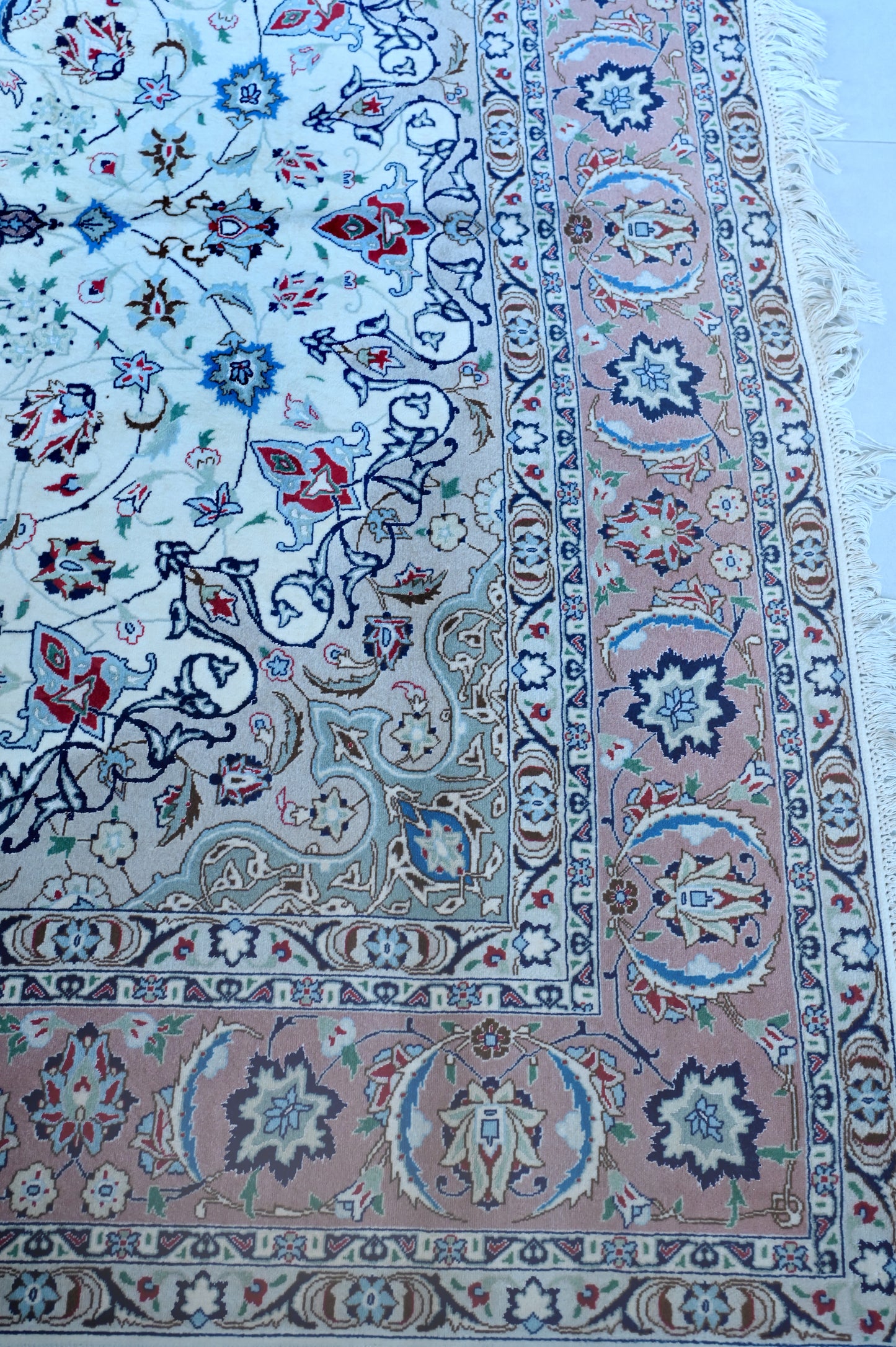 Ispahan Wool and Silk Cream/Brown Fine Hand Knotted