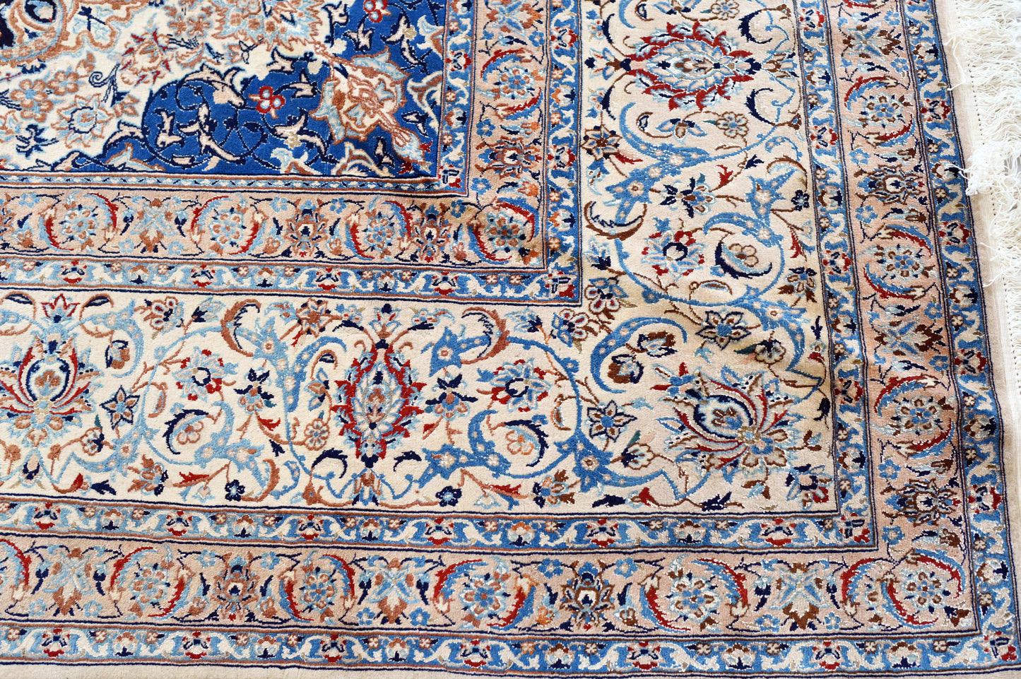 Nein Baby Lambs Wool and Silk Fine Hand Knotted Blue/Cream 16 X 10 FT