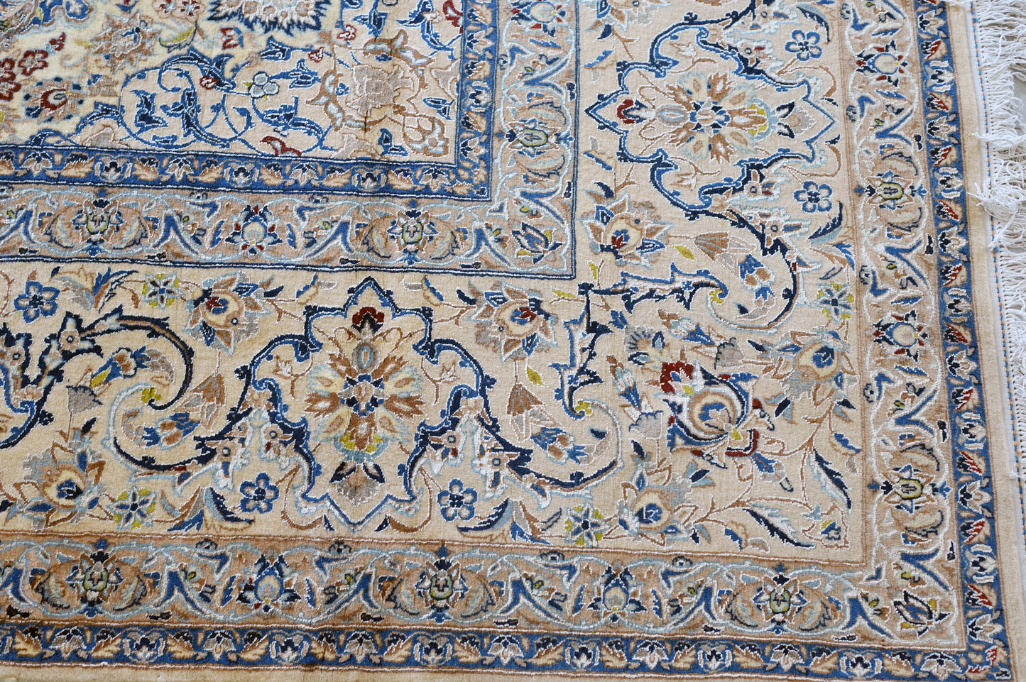 Nein Baby Lambs Wool and Silk Fine Hand Knotted Blue/Cream 15 X 10 FT